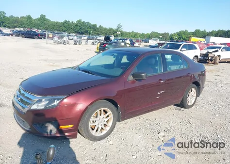 2012 Ford Fusion S z USA, uszkodzony, nr VIN 3FAHP0GA2CR148223